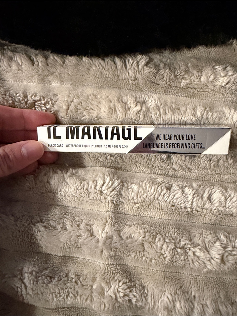 IL MAKIAGE Eyeliner Packaging in White and Black